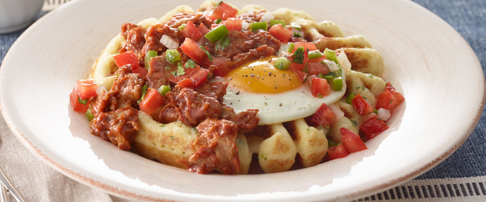 Barbeque Pork Rancheros Waffles, image size:1700x708