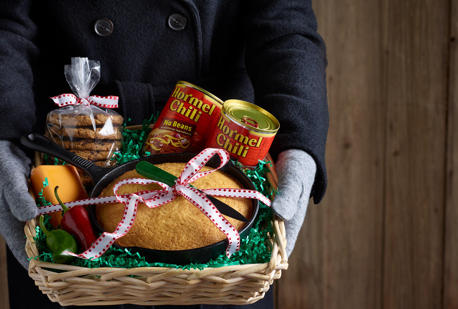 Holiday Treats & Snacks Gift Basket