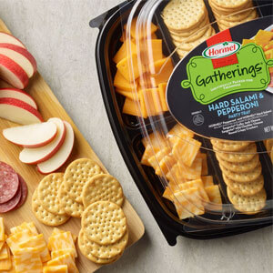 Party tray with apple slices