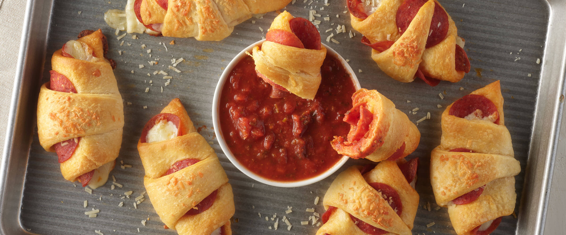 Cheesy Pepperoni Roll Ups