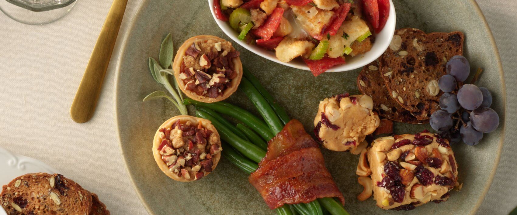 Mini Bacon and Pecan Streusel Topped Sweet Potato Pies - Hormel Foods