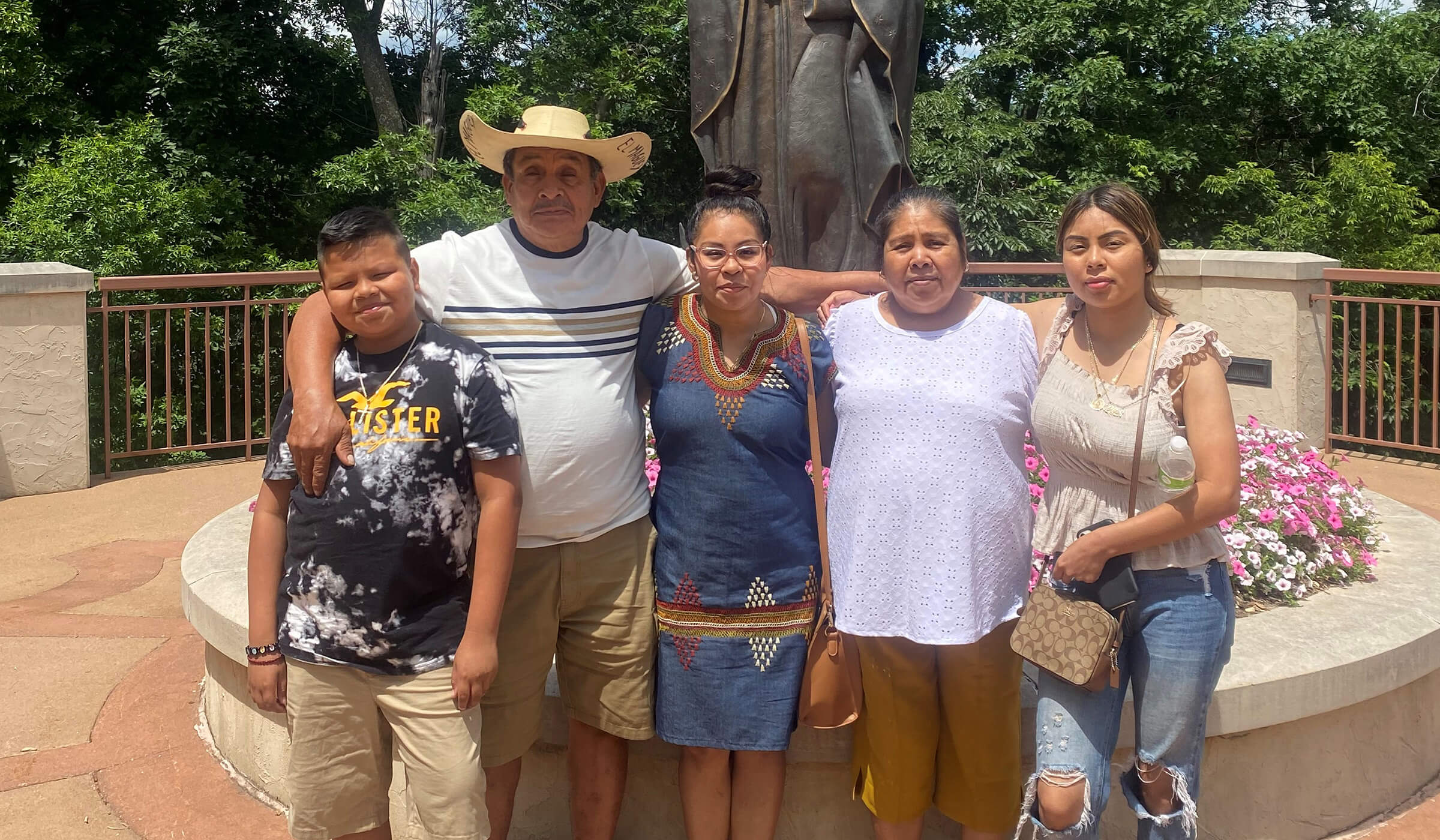 Mayra Hernández Maldonado and her family